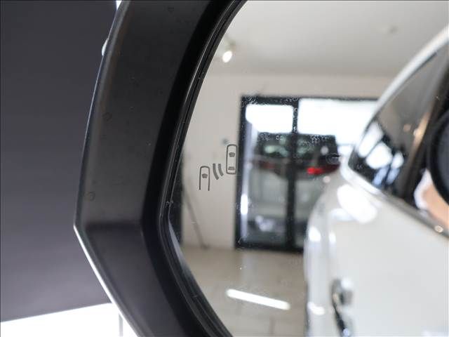 TOYOTA HARRIER HYBRID 2022