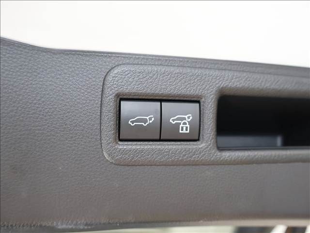 TOYOTA HARRIER HYBRID 2022