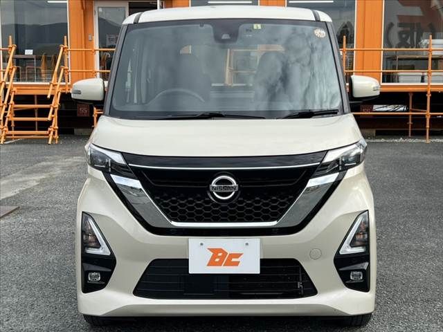 NISSAN ROOX 2023