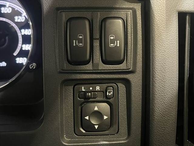 MITSUBISHI DELICA D:5 4WD 2018