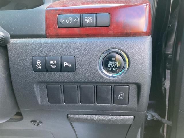 TOYOTA VELLFIRE 2008