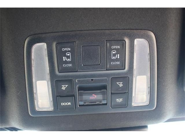 TOYOTA NOAH HYBRID 2022