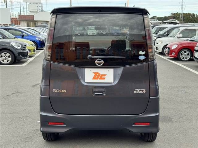 NISSAN ROOX 2011