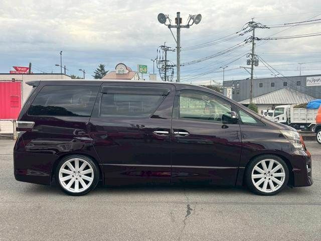 TOYOTA VELLFIRE 2011