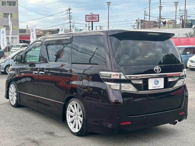 TOYOTA VELLFIRE 2011