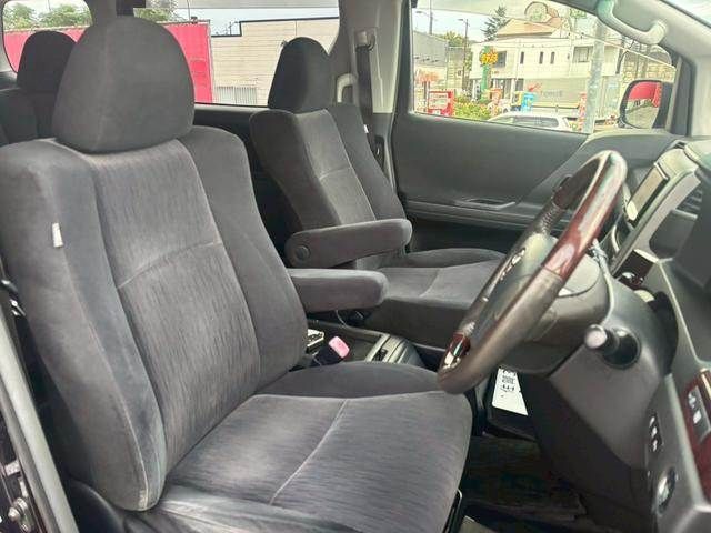 TOYOTA VELLFIRE 2011