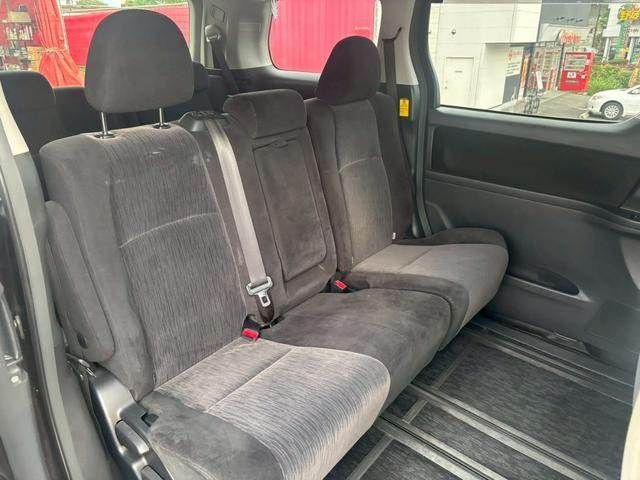 TOYOTA VELLFIRE 2011