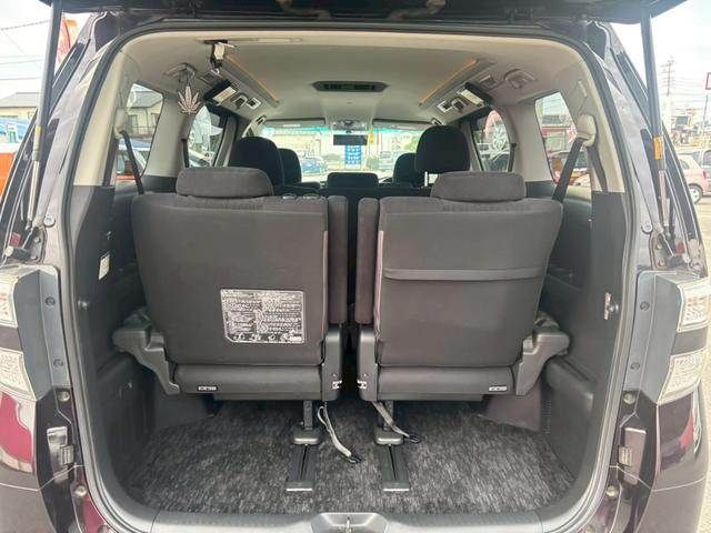 TOYOTA VELLFIRE 2011