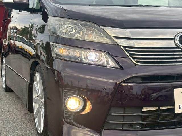 TOYOTA VELLFIRE 2011