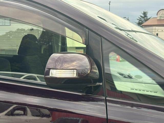 TOYOTA VELLFIRE 2011