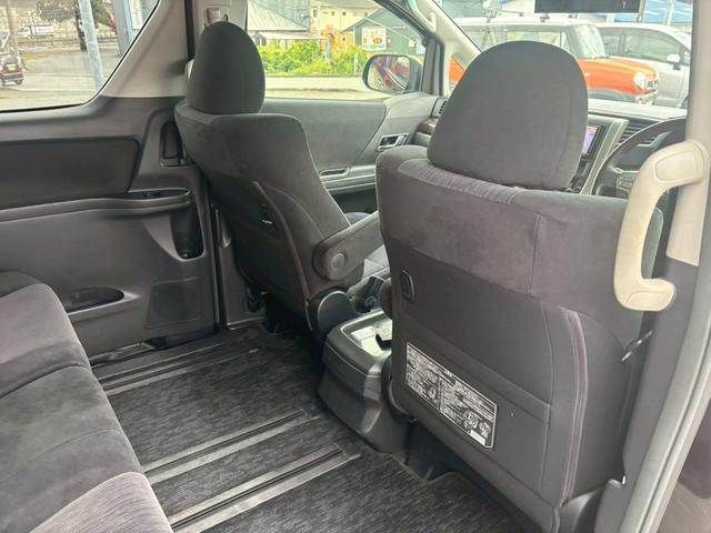 TOYOTA VELLFIRE 2011