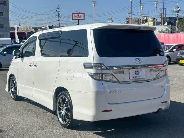 TOYOTA VELLFIRE 2011