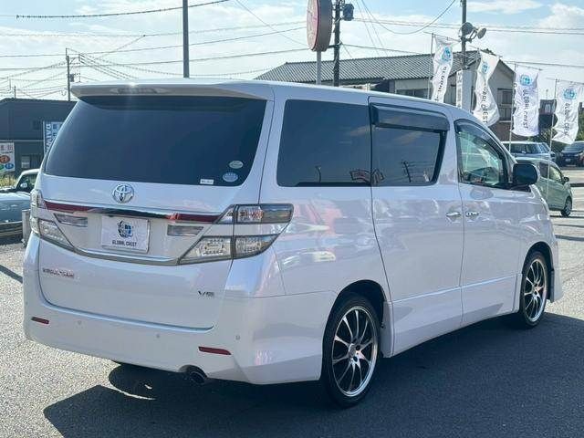 TOYOTA VELLFIRE 2011