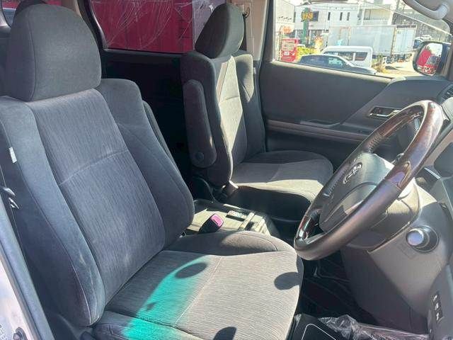 TOYOTA VELLFIRE 2011