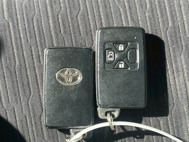 TOYOTA VELLFIRE 2011