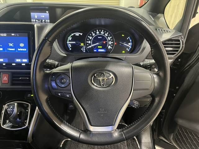 TOYOTA VOXY 2019