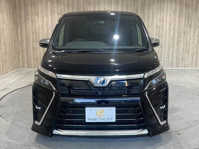 TOYOTA VOXY 2019