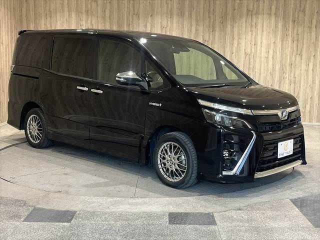 TOYOTA VOXY 2019