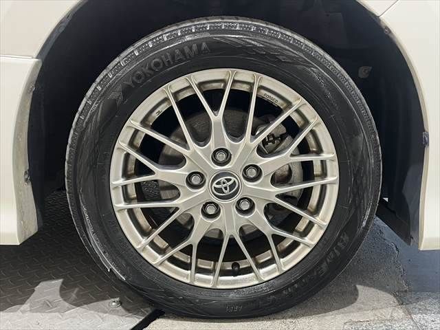 TOYOTA NOAH HYBRID 2017