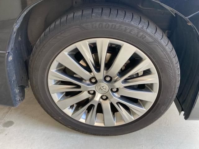 TOYOTA VELLFIRE 2013