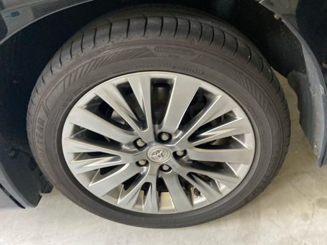 TOYOTA VELLFIRE 2013