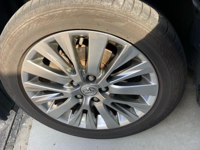 TOYOTA VELLFIRE 2013