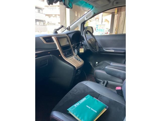 TOYOTA VELLFIRE 2013