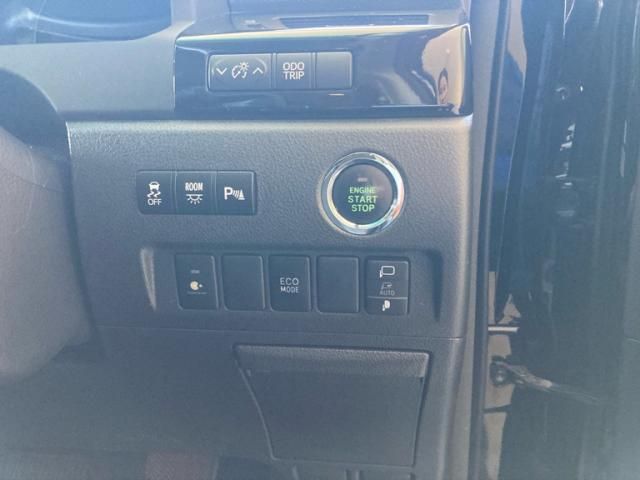 TOYOTA VELLFIRE 2013