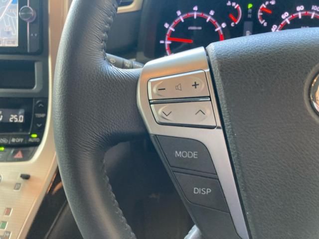 TOYOTA VELLFIRE 2013