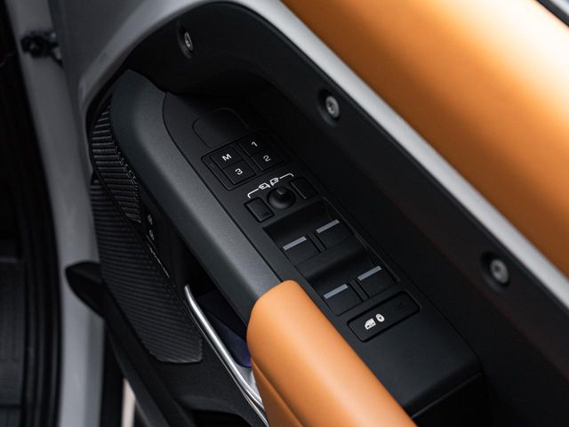 ROVER ROVER DEFENDER 2023