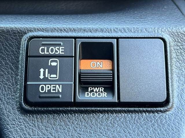 TOYOTA SIENTA HYBRID 2021