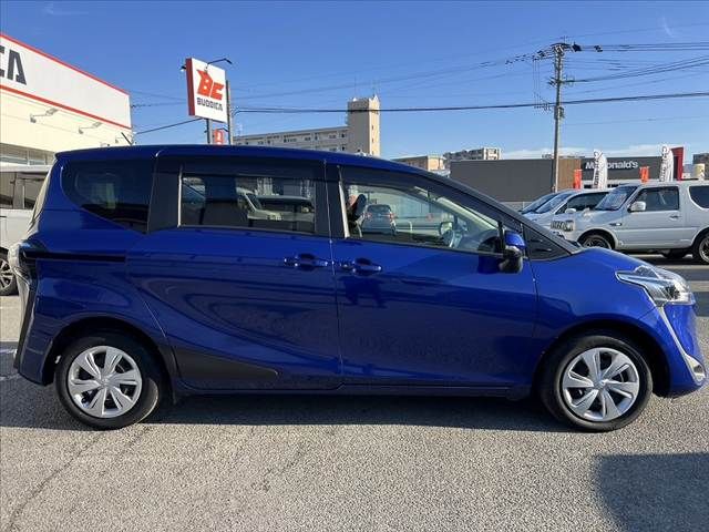 TOYOTA SIENTA HYBRID 2021