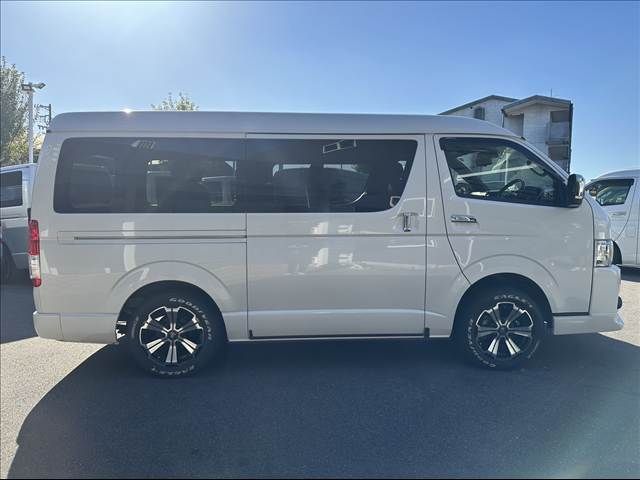 TOYOTA HIACE van 4WD 2022