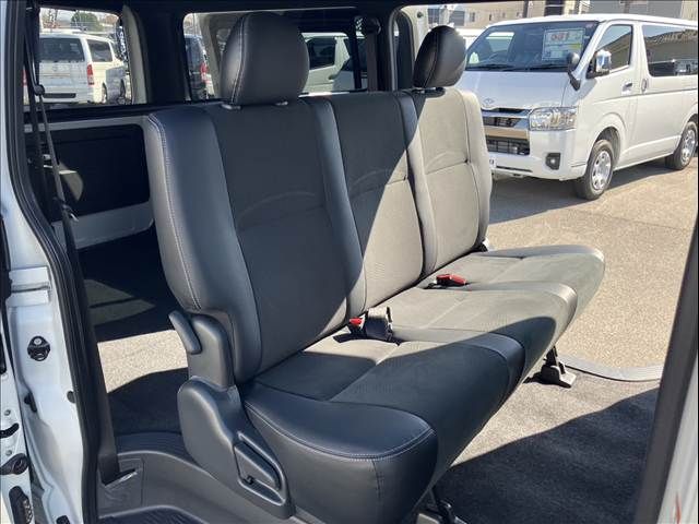 TOYOTA HIACE van 2WD 2018