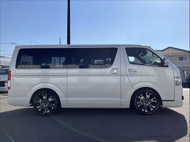 TOYOTA HIACE van 2WD 2018