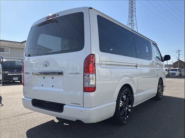 TOYOTA HIACE van 2WD 2018