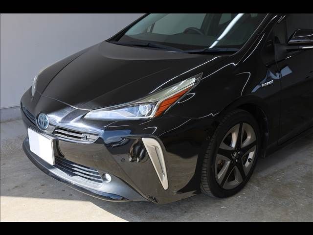 TOYOTA PRIUS 2019