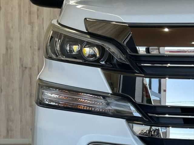 TOYOTA VELLFIRE 2016