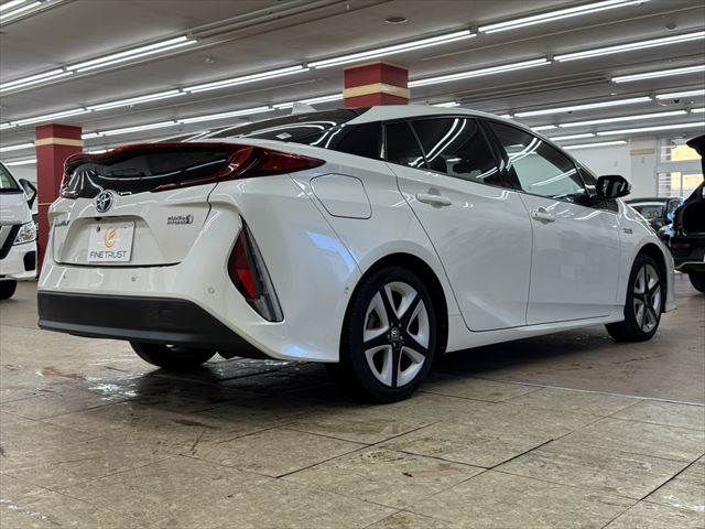 TOYOTA PRIUS PHV 2017