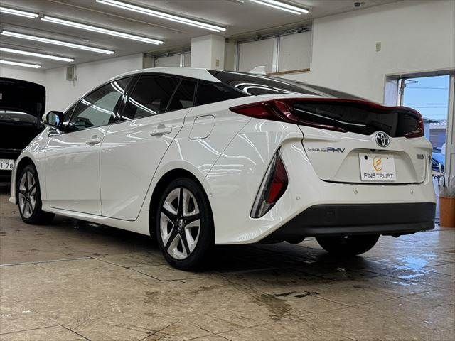 TOYOTA PRIUS PHV 2017