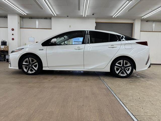 TOYOTA PRIUS PHV 2017