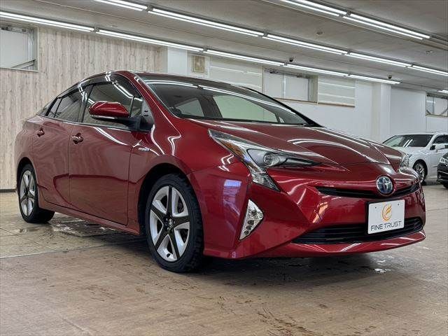 TOYOTA PRIUS 2016