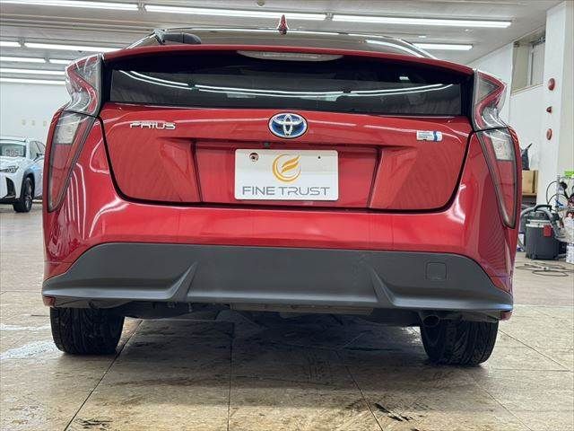 TOYOTA PRIUS 2016