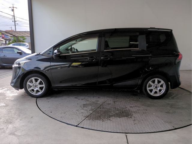 TOYOTA SIENTA HYBRID 2019