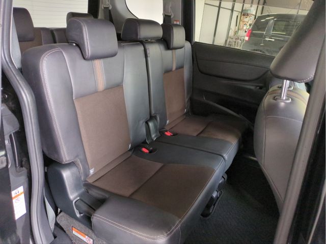 TOYOTA SIENTA HYBRID 2019