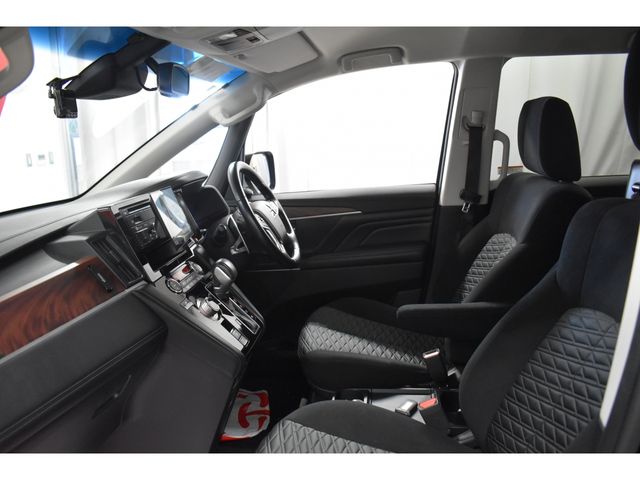 MITSUBISHI DELICA D:5 4WD 2021