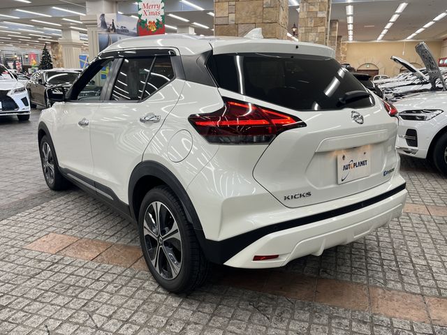 NISSAN KICKS 2020