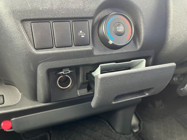 TOYOTA HIACE van 1.25t 2WD 2018