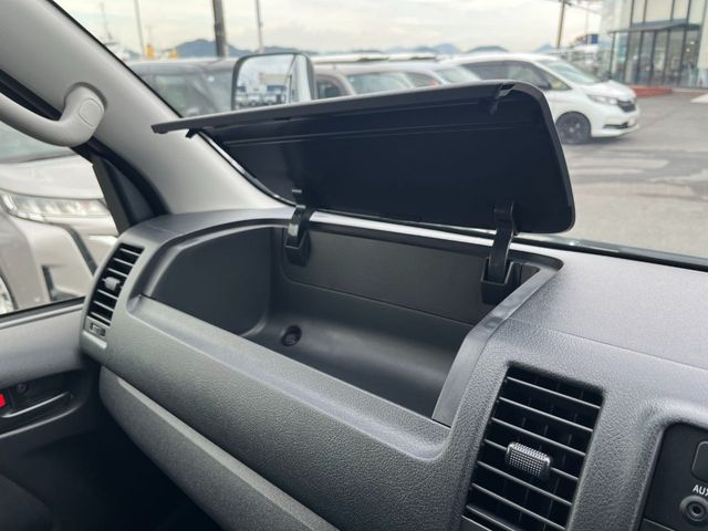 TOYOTA HIACE van 1.25t 2WD 2018