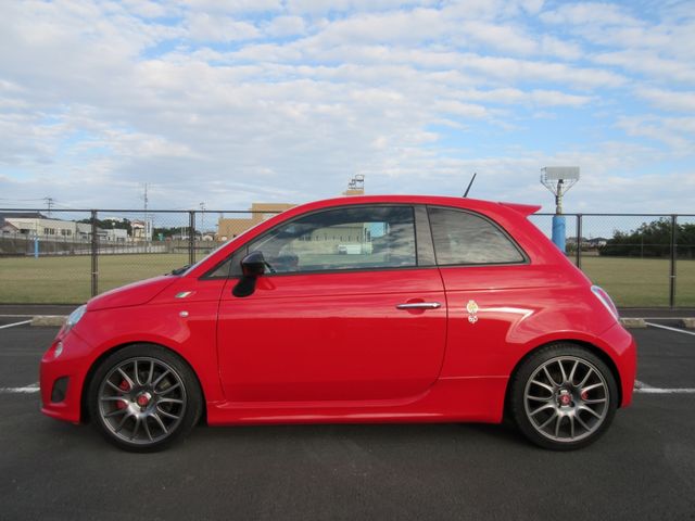 FIAT ABARTH 695 2011